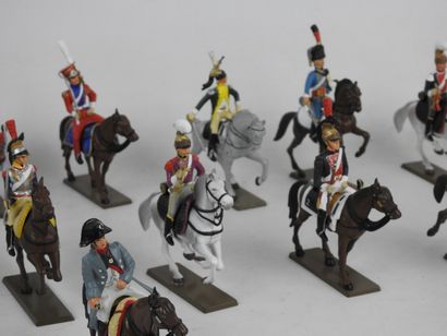 null ATLAS- STARLUX : Lot de 18 cavaliers en plomb, soldat de Napoléon et Napoléon....