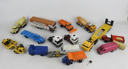 null MAJORETTE et divers. Lot de camions berliet et divers. (usures).