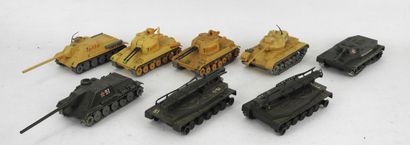 null SOLIDO : Lot de huit chars, dont AMX, patton, URSS et divers. Echelle 1/43 ème....