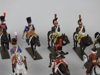 null ATLAS- STARLUX : Lot de 25 cavaliers en plomb, soldat de Napoléon. (petites...