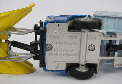 null DINKY TOYS ANGLETERRE Réf. 439 : Camion Chasse-neige Ford D800, bleu 2 tons,...