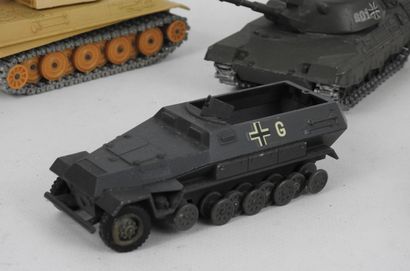 null SOLIDO : Lot de trois chars allemand et trois véhicules allemands dont Panther,...