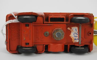 null CORGI-TOYS : Jeep FC150 (rouge) à plateforme (jaune) élévatrice hydraulic, fonctionnelle....