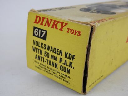 null DINKY TOYS ANGLETERRE Réf. 617 : Volkswagen KDF (croix gammée sur portes) avec...