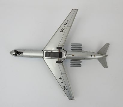 null KLM : Avion métal. Long : 34 cm.