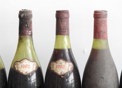 null 6 bouteilles

3 bouteilles de cotes de Beaune village de chez Barozzi - 1982

1...