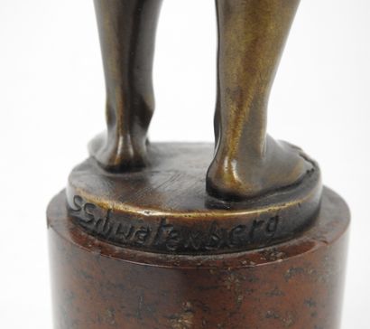 null Spiro SCHWATENBERG (act.1898-1922). Athlete with a chain. Bronze subject with...