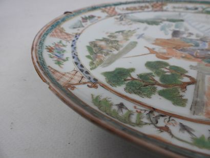 null 
CHINA - XIXth century: Porcelain plate decorated with green family enamels...