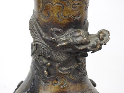 null L' ESCALIER DE CRISTAL (Pannier et Lahoche): Rare pair of bronze "Japonisante"...
