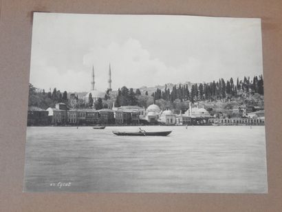 null ALBUM of 23 photographs and postcards view of Istambul. End of the 19th century....
