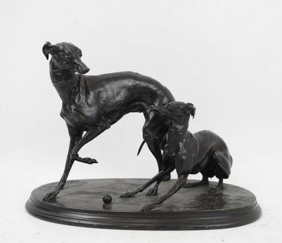 null Pierre-Jules MENE (1810-1879) : Dogs playing ball. Bronze group with brown patina....