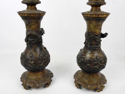 null L' ESCALIER DE CRISTAL (Pannier et Lahoche): Rare pair of bronze "Japonisante"...