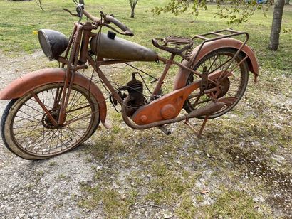 null MONET GOYON - 147 cc - 2 temps - Année 1929-1930

Moto à restaurer , moteur...
