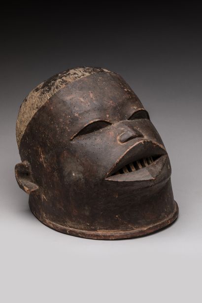 null Lipico" palm mask, MAKONDE, Tanzania/Mozambique.

Carved wood with a strong...