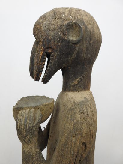 null BAOULE, Ivory Coast.

Wood, thick granular sacrificial patina, 

Large and ancient...