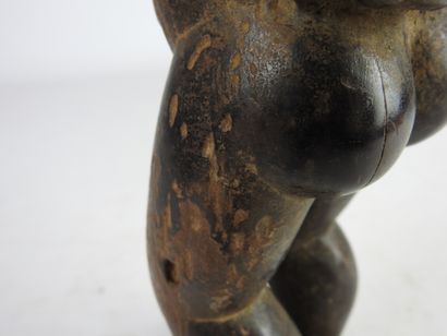 null BAOULE, Ivory Coast.

Wood, dark brown patina.

Maternity statue representing...