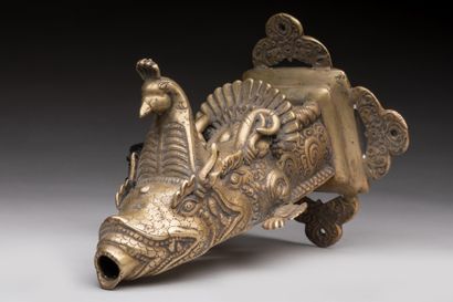 null Gargouille de temple en bronze, BALI, Indonésie.

Dim : 24x12, 5 cm.

Provenance...