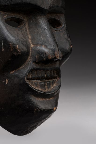 null Durga Kali mask, THARU, Nepal.

Wood, black patina of use

Height : 22,5 cm....