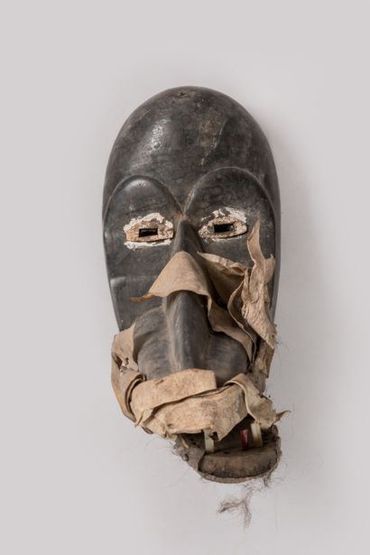 null Initiation mask, MBOLE, Democratic Republic of Congo.

Wood, pigments, vegetable...
