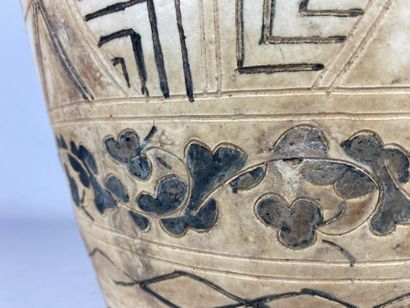 null CHINA.

Large Cizhou stoneware jar with stylized motifs and auspicious characters.

Yuan/Ming...