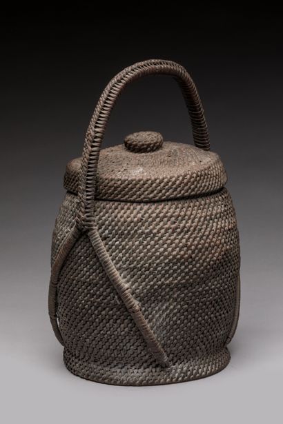 null PENDE or YAKA, Democratic Republic of Congo.

Basket in woven basketry with...