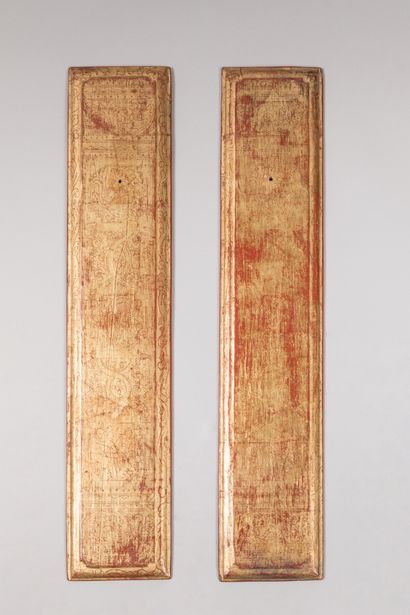 null BIRMANIA.

Red and gold lacquered wood.

Two ancient covers of a Buddhist manuscript...