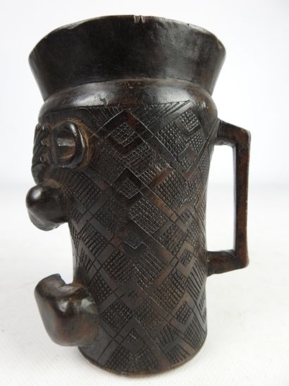 null Ceremonial palm wine cup, KUBA, Democratic Republic of Congo.

Wood, dark brown...