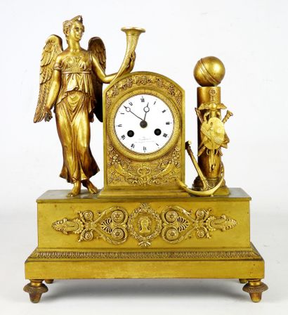 null HANGER A LA RENOMMEE in gilt bronze, on both sides of the terminal: a winged...