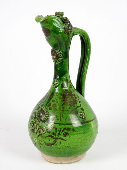 null TURKEY - Çanakkale : Pitcher called "Demoiselles d'Avignon" in green glazed...