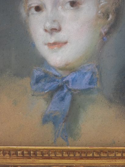 null 19th century FRENCH SCHOOL: Portrait of a Woman. Pastel on paper, unsigned....