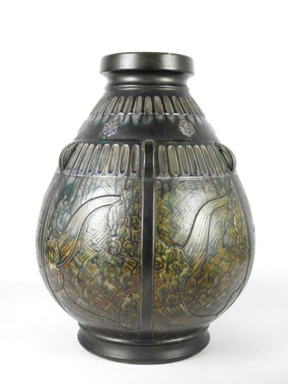 null Charlotte CHAUCHET (attributed to) & PRIMAVERA - PARIS


Ceramic baluster vase...