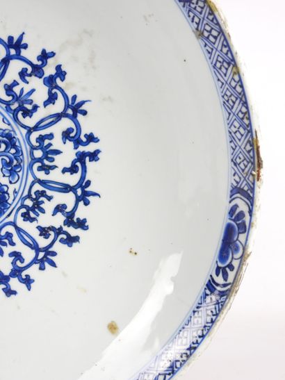null 
CHINA: Hollow dish in white-blue porcelain decorated with a lotus flower in...