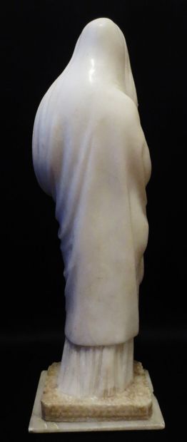 null VESTAL of neoclassical style. Period XIXth century. Height : 41 cm