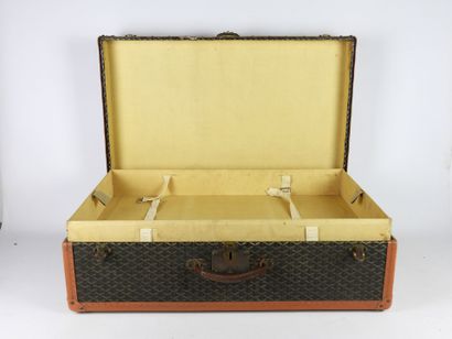 null Maison GOYARD : Canvas suitcase with signature, vulcanized fiber borders, golden...