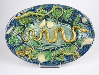 null Alfred RENOLEAU (1854-1930) : Oval dish in glazed terracotta with naturalistic...