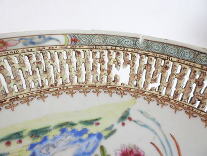 null CHINA: Small hollow dish with openwork wing in porcelain and polychrome enamels...