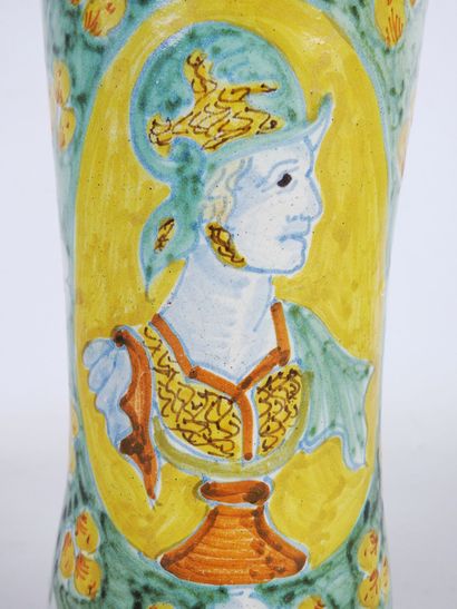 null SICILY - XVIIth century:


Albarello in slightly curved majolica with polychrome...