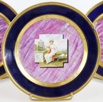 null PARIS - Manufacture de Locré : Suite of three porcelain plates with central...