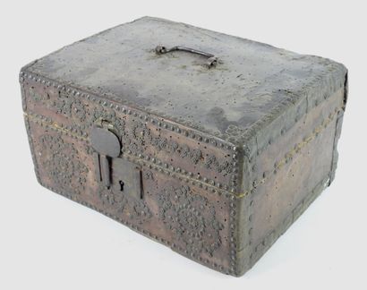 null Wooden box covered with brown leather studded with stylized motifs. End of the...