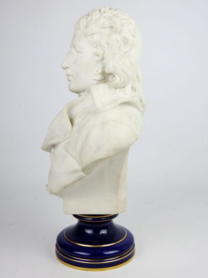 null SEVRES : Bust of General Desaix in cookie, blue porcelain pedestal and gilded...