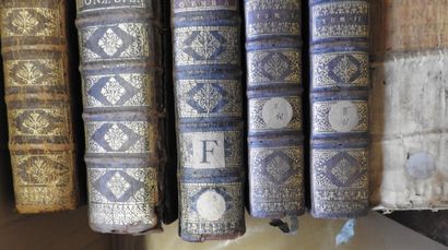 null 8 volumes in-4°, dont:  SPENCER Delegibus Hebraeorum ritualibus 1705 (2 vol...