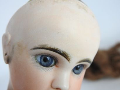 null POUPEE head in porcelain, fixed eyes, open mouth, pierced ears, articulated...