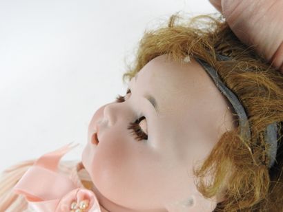 null Kämmer Reinhardt & Simon Halbig mold 121: Porcelain head doll, sleeping eyes,...