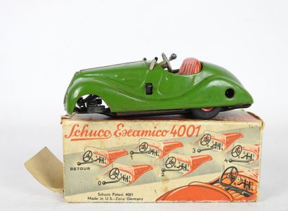 null SCHUCO: Examico 4001, green mechanical car. In box with instructions (wheels...
