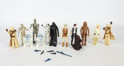 null LOT of 13 plastic figures Star Wars including Darth Vader Rd2d and various.