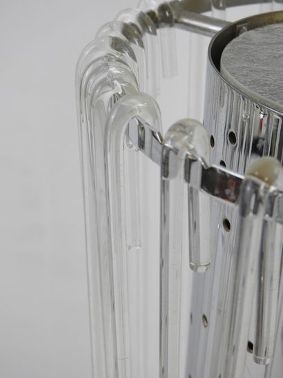 null LAMPE A POSER de forme cylindrique en métal chromé entouré de tubes en verre...