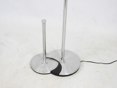 null Franco ALBINI (dans le gout de) : Lampadaire en métal chromé H: 178 cm (usu...
