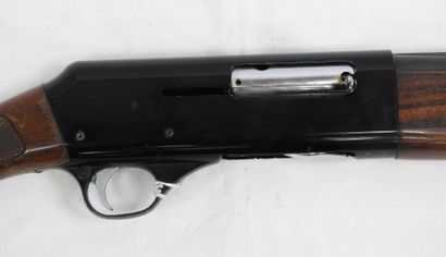 null Semi-automatic shotgun VERNEY-CARRON. Calibre 12 to be checked ! Barrel of 66,5...