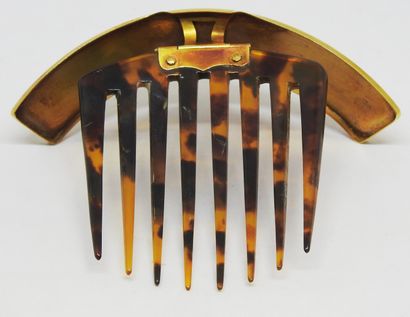 null Tortoise shell comb with a yellow gold 18K (750 thousandths) bar. In its case...