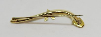 null Brooch in 14 K gold alloy (585 thousandths) holding a dewlap (?) enhanced by...